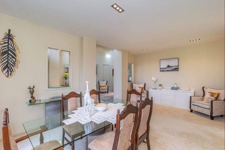 Photo of property in 15 Tarahunga Road, Levin, 5571