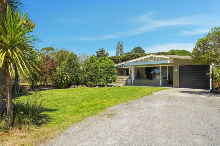 Photo of property in 4 Achilles Parade, The Pines Beach, 7630
