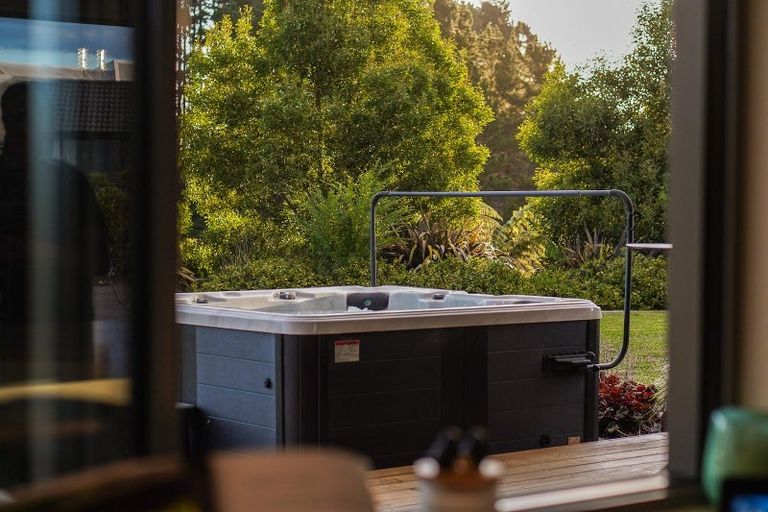 Photo of property in 37 Jarrett Terrace, Leamington, Cambridge, 3432