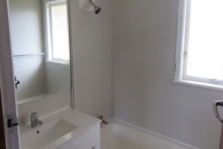 Photo of property in 24 Fenwick Crescent, Hillcrest, Hamilton, 3216