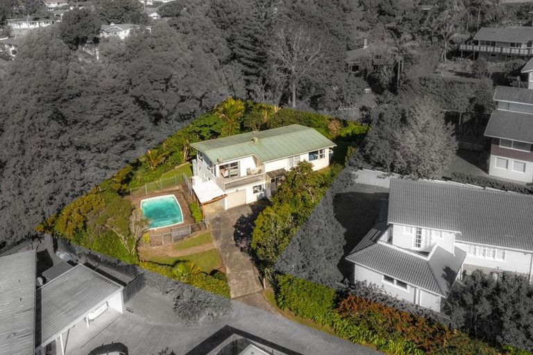 Photo of property in 35 Mcdowell Crescent, Hillcrest, Auckland, 0627