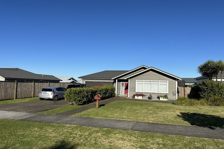 Photo of property in 13 Ara Kakara Avenue, Huapai, Kumeu, 0810