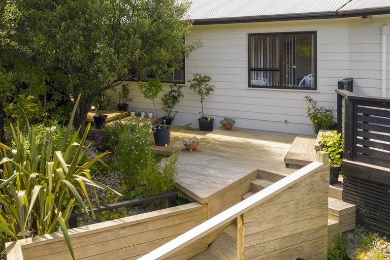 Photo of property in 20 Hookway Grove, Paraparaumu, 5032