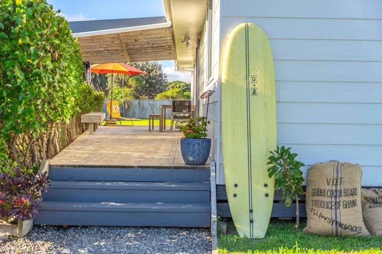Photo of property in 7 Eruini Street, Waikanae Beach, Waikanae, 5036