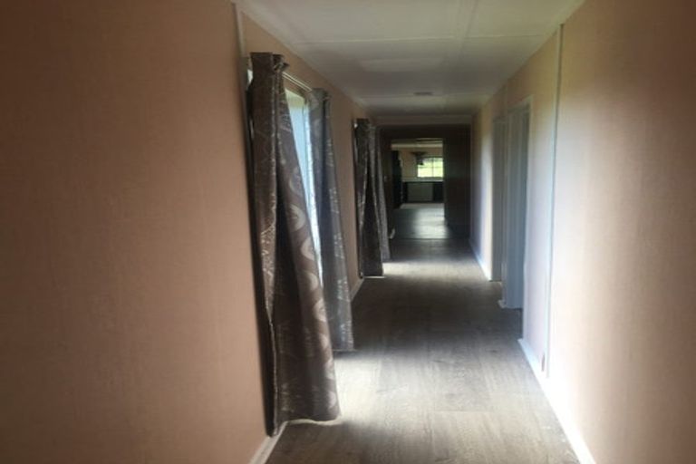 Photo of property in 695 State Highway 16, Kumeu, 0891