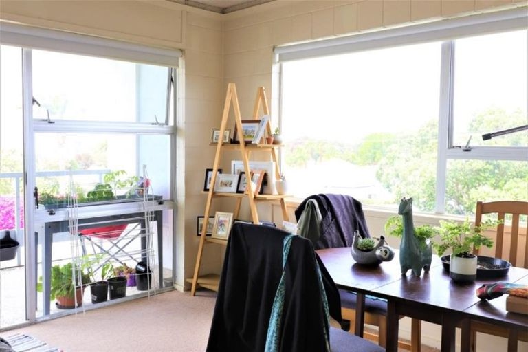 Photo of property in 4/103 Vauxhall Road, Narrow Neck, Auckland, 0624