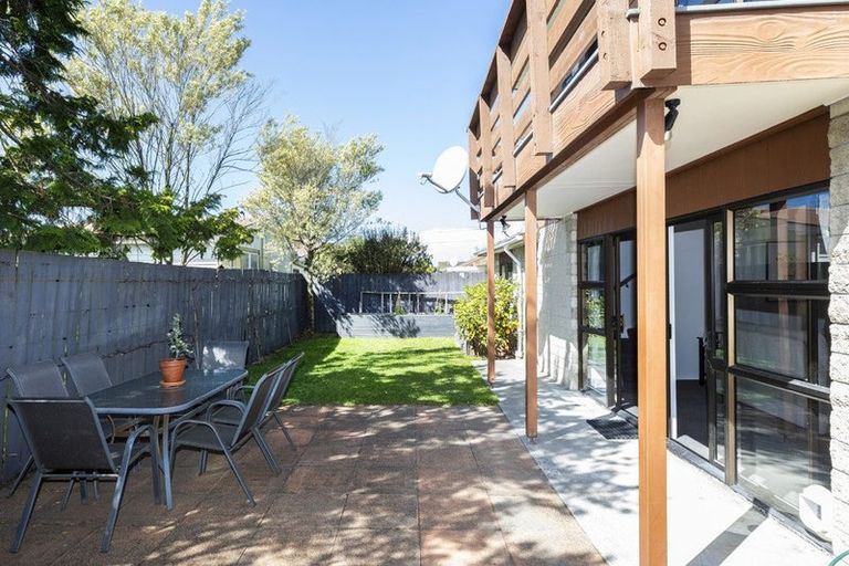 Photo of property in 19 Inglis Street, Phillipstown, Christchurch, 8011