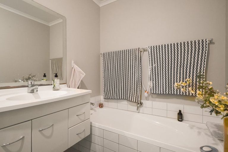 Photo of property in 43/64 Kawaha Point Road, Kawaha Point, Rotorua, 3010