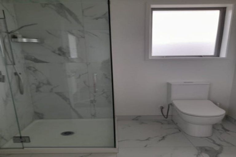 Photo of property in 2/11 Cressy Street, Waterloo, Lower Hutt, 5011