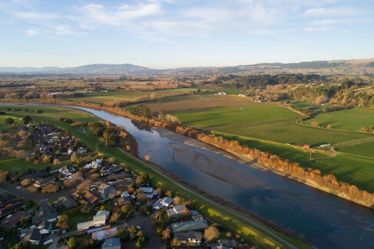 Photo of property in 3 Riverstone Grove, Hokowhitu, Palmerston North, 4410