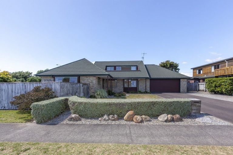 Photo of property in 6 Kotuku Drive, Paraparaumu Beach, Paraparaumu, 5032