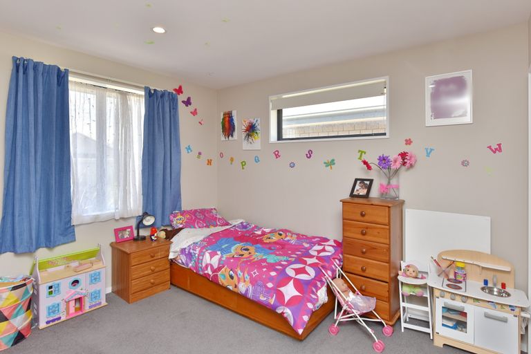 Photo of property in 15 Taggart Place, Sockburn, Christchurch, 8042