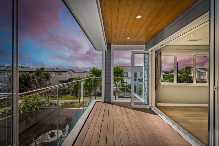 Photo of property in 24 Toanui Road, Hobsonville, Auckland, 0616