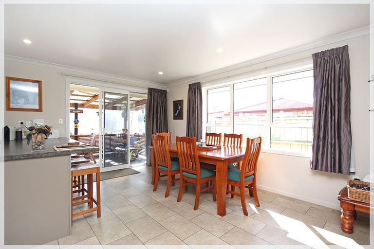 Photo of property in 12 Malthus Place, Foxton Beach, Foxton, 4815