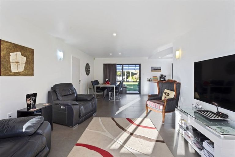 Photo of property in 22 Styx River Place, Spencerville, Christchurch, 8083
