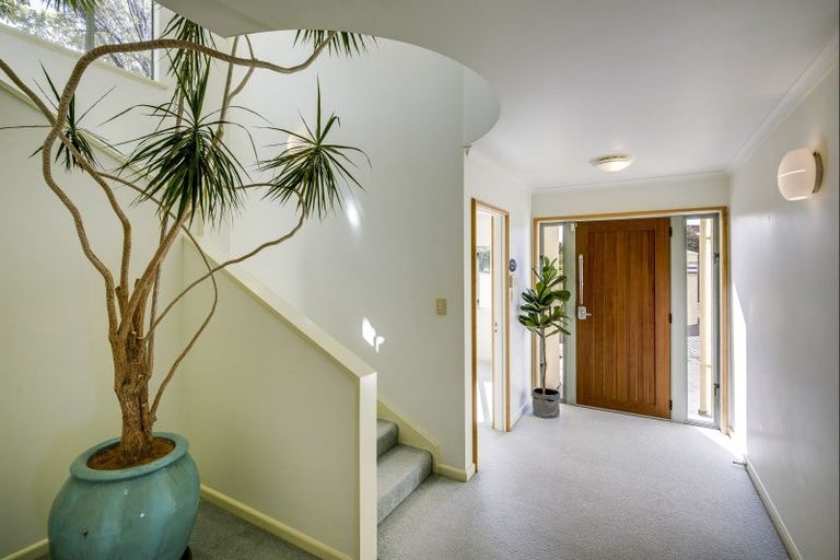 Photo of property in 11 Sealy Road, Bluff Hill, Napier, 4110