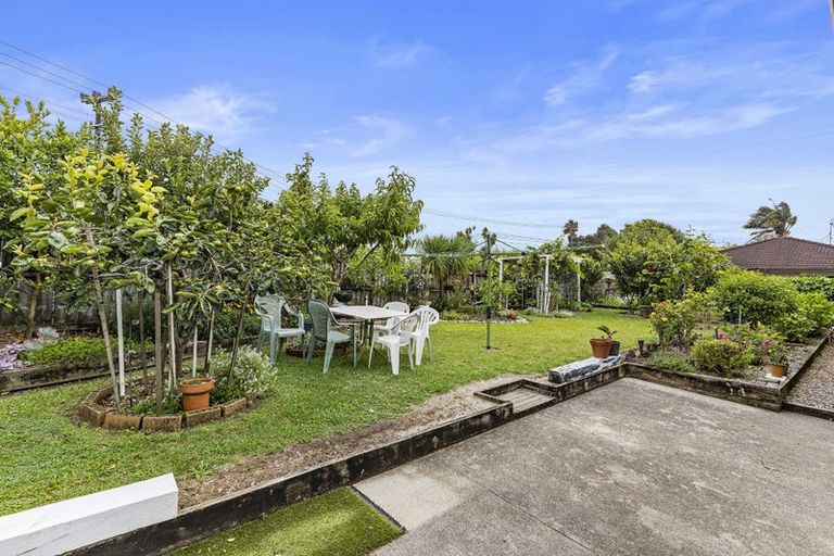 Photo of property in 98 Collingwood Road, Waiuku, 2123