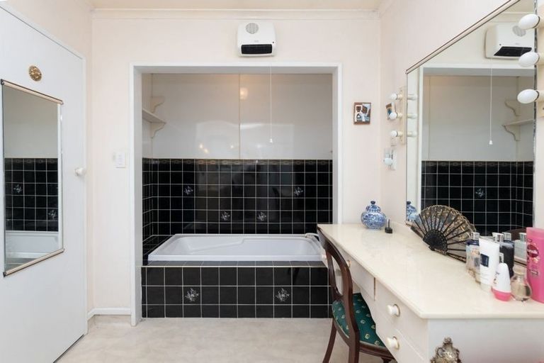 Photo of property in 110 Hunter Terrace, Cashmere, Christchurch, 8022