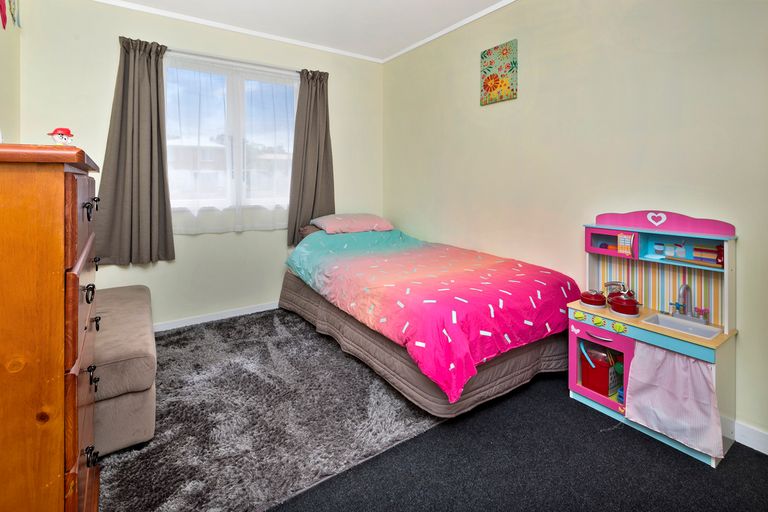Photo of property in 14 Orchard Rise, Rosehill, Papakura, 2113