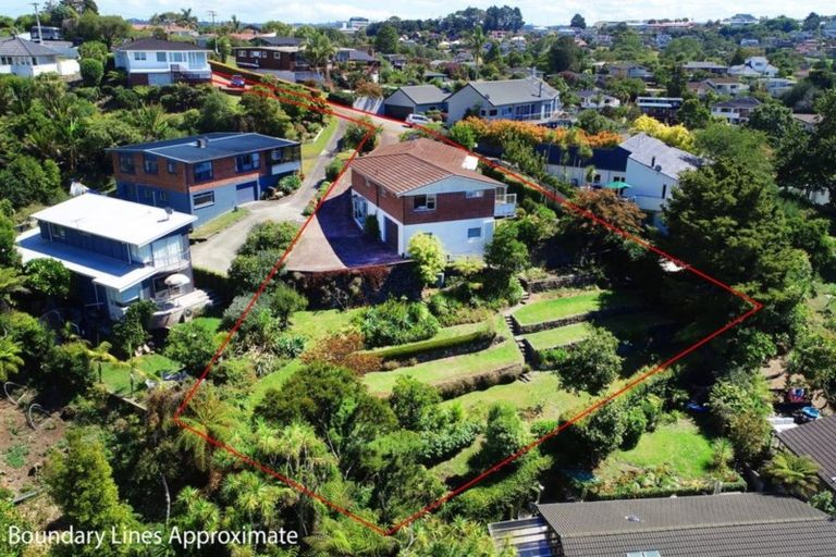 Photo of property in 5 Elizabeth Place, Mairangi Bay, Auckland, 0630