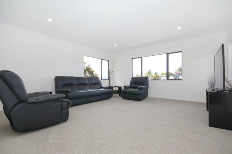 Photo of property in 8 Vintage Drive, Henderson, Auckland, 0612