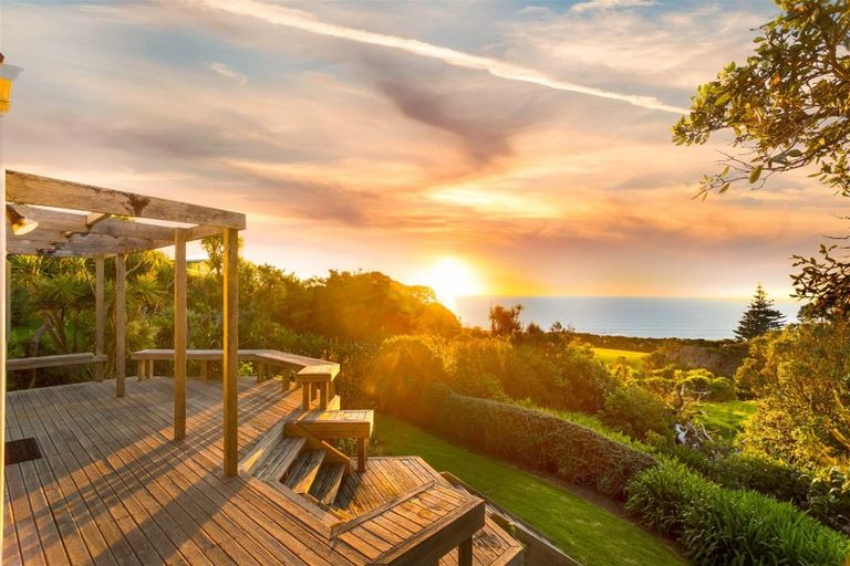 Photo of property in 28 Edwin Mitchelson Road, Muriwai, Waimauku, 0881