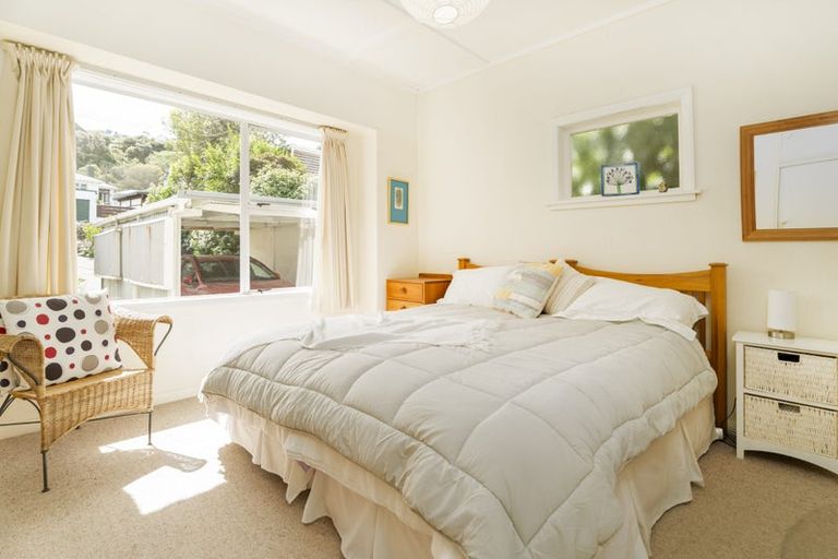 Photo of property in 18 Omar Street, Khandallah, Wellington, 6035