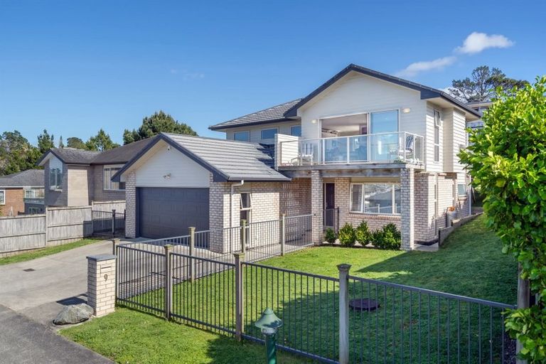 Photo of property in 9 Namsan Close, Fairview Heights, Auckland, 0632