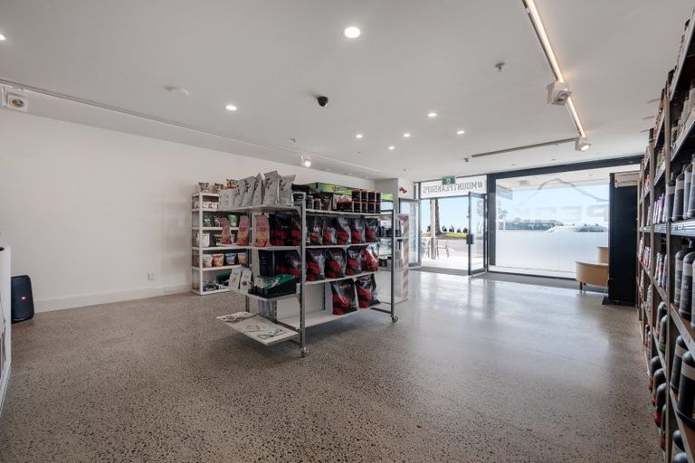 Photo of property in Oceanside Tower 1, 2a Marine Parade, Mount Maunganui, 3116