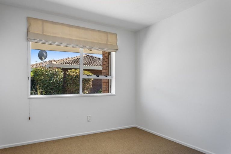 Photo of property in 2/68 Lowry Avenue, Redwood, Christchurch, 8051