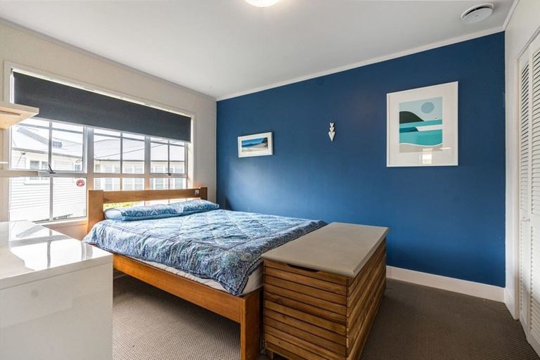 Photo of property in 23 Hanlon Crescent, Narrow Neck, Auckland, 0624