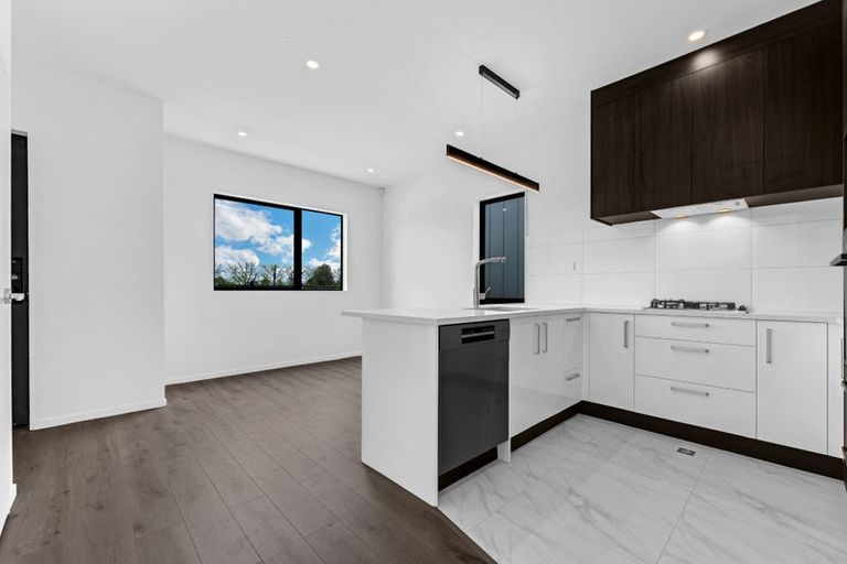 Photo of property in 137 Grove Road, Papakura, 2110