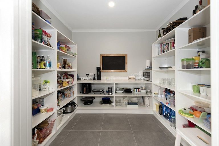 Photo of property in 36 Helen June Avenue, Flagstaff, Hamilton, 3210