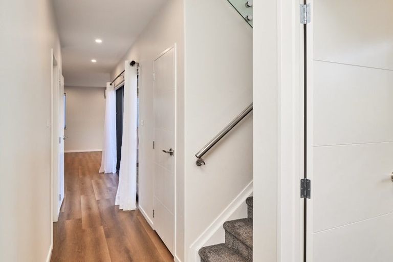 Photo of property in 36c Eastern Beach Road, Bucklands Beach, Auckland, 2012