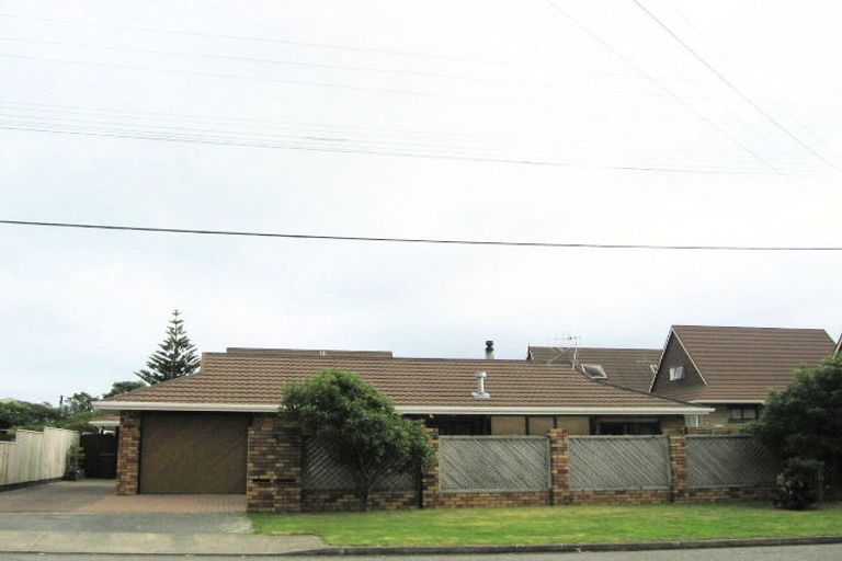 Photo of property in 1/68 Seaview Road, Paraparaumu Beach, Paraparaumu, 5032