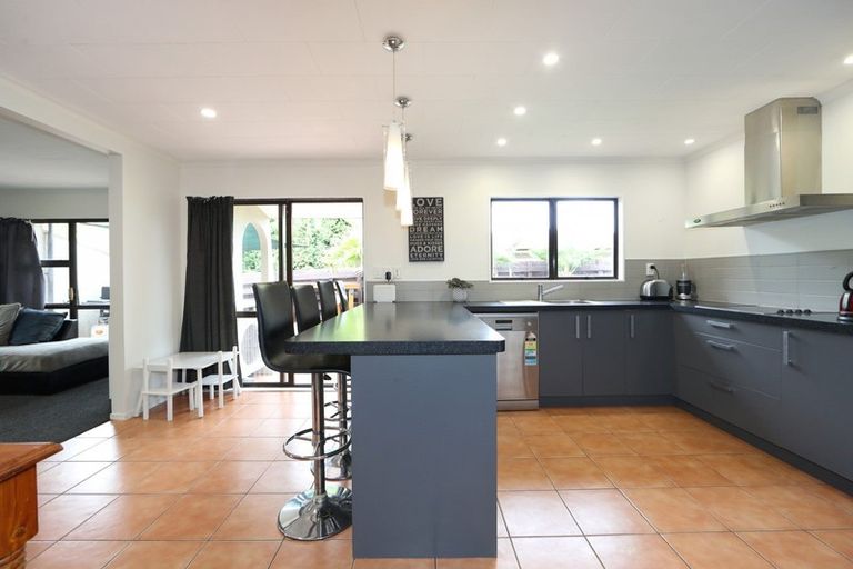 Photo of property in 17 Churchill Drive, Taradale, Napier, 4112