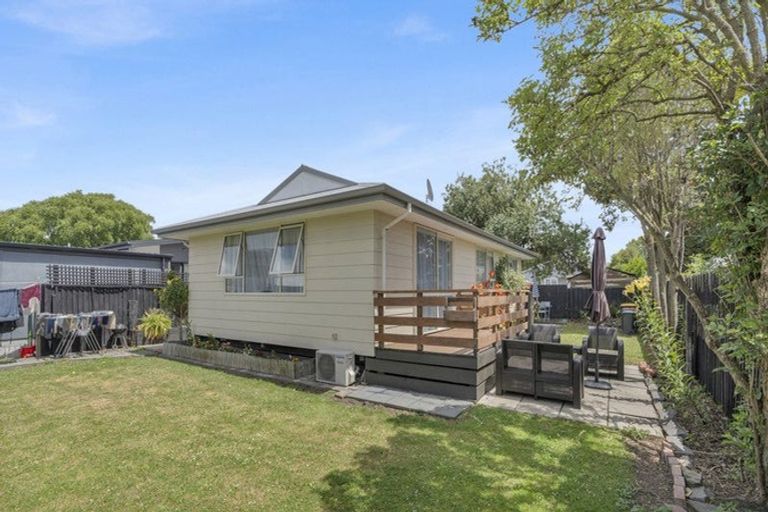 Photo of property in 2/22 Mathesons Road, Phillipstown, Christchurch, 8011