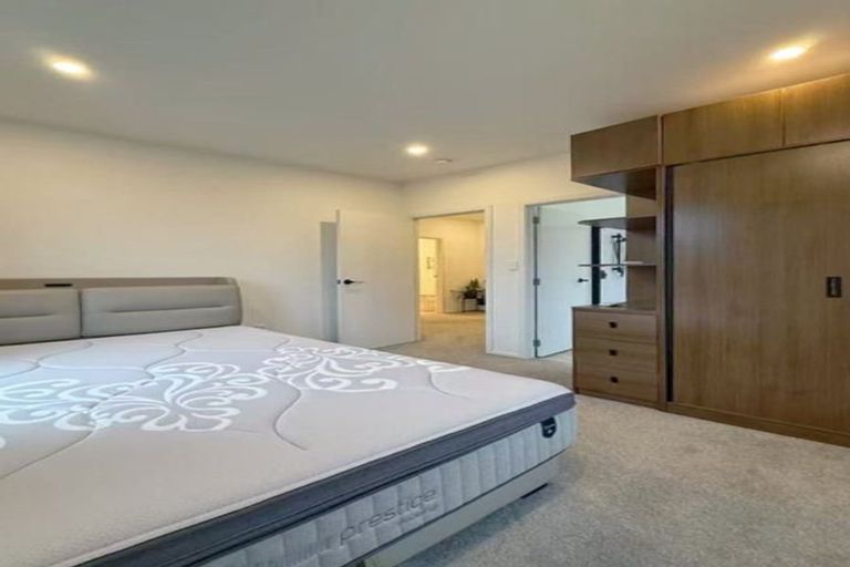 Photo of property in 1/63 Rangeview Road, Sunnyvale, Auckland, 0612
