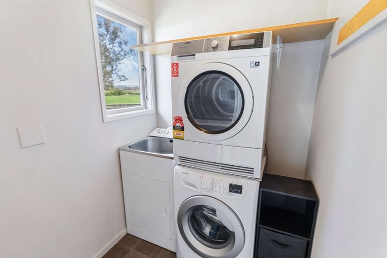 Photo of property in 69 Aquarius Drive, Kawaha Point, Rotorua, 3010