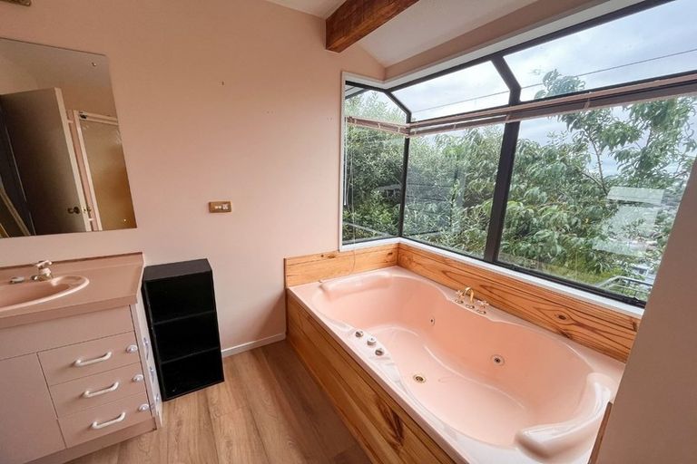 Photo of property in 2/32 Aotea Terrace, Huntsbury, Christchurch, 8022