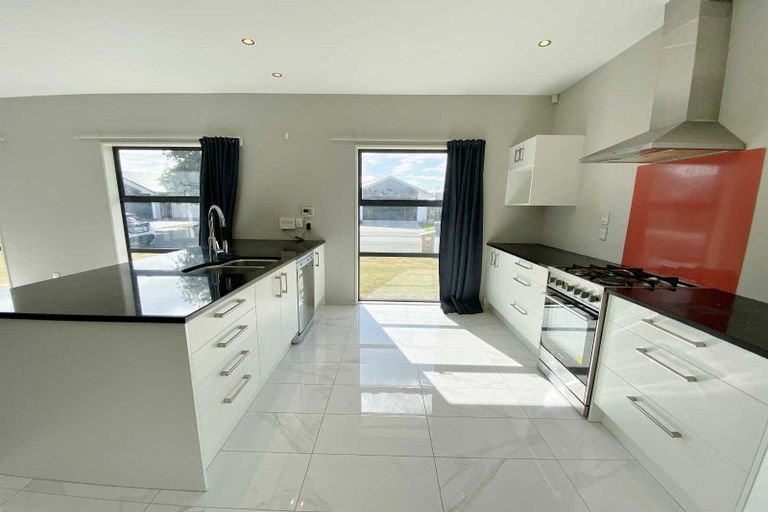 Photo of property in 8 Marble Court, Northwood, Christchurch, 8051