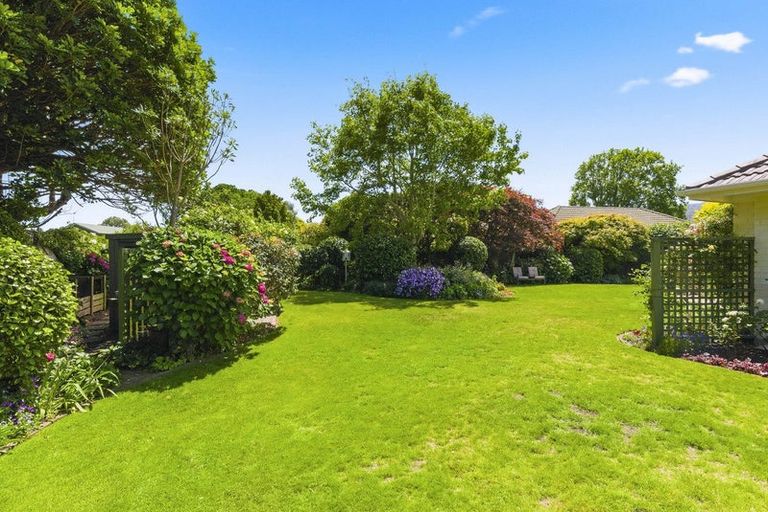 Photo of property in 9 Maple Lane, Waikanae, 5036