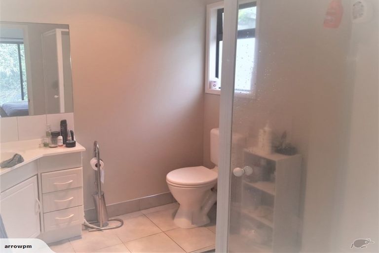 Photo of property in 31 Lorikeet Place, Unsworth Heights, Auckland, 0632