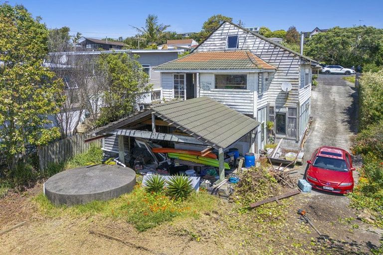 Photo of property in 10 Surf Road, Stanmore Bay, Whangaparaoa, 0932