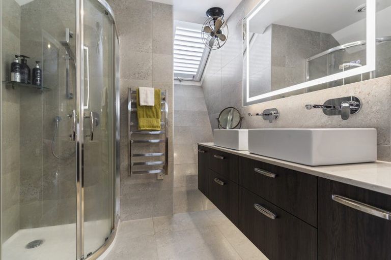 Photo of property in 11 Sligo Place, Somerville, Auckland, 2014