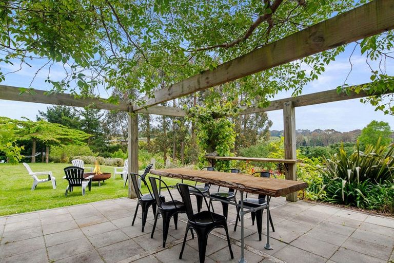 Photo of property in 1/142 Mapara Road, Acacia Bay, Taupo, 3385