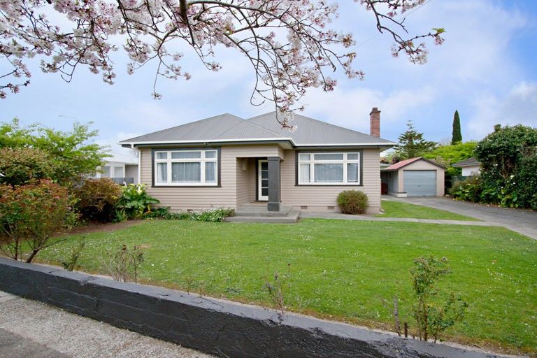 Photo of property in 9 East Street, Terrace End, Palmerston North, 4410