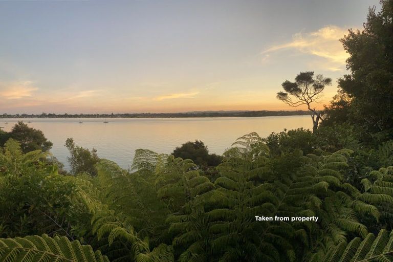 Photo of property in 47 Chatham Avenue, Paremoremo, Auckland, 0632