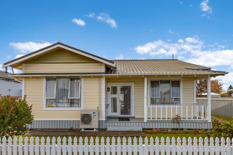 Photo of property in 51 Allardice Street, Dannevirke, 4930
