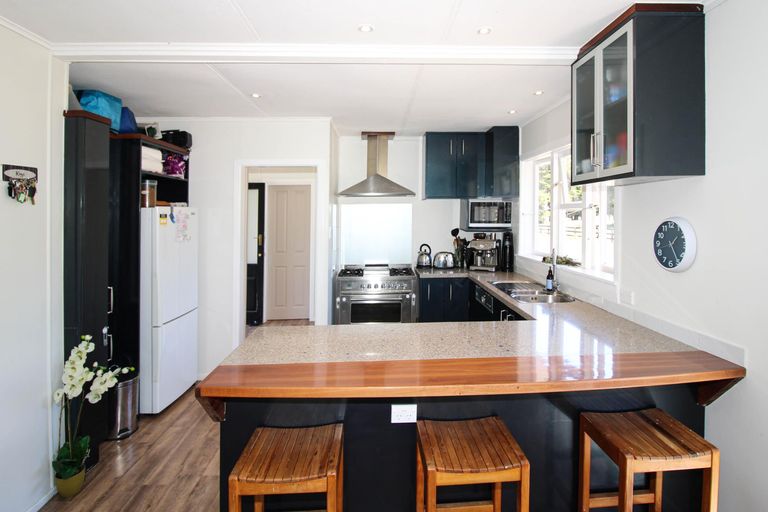 Photo of property in 92 Chester Road, Tawa, Wellington, 5028